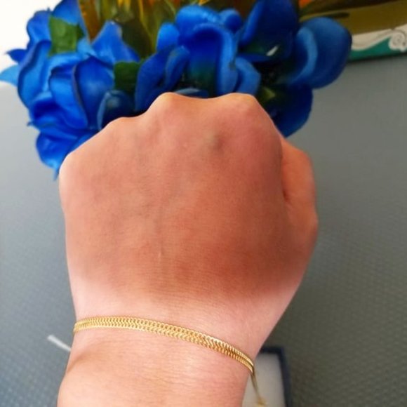 Jewelry - 18k gold bracelet